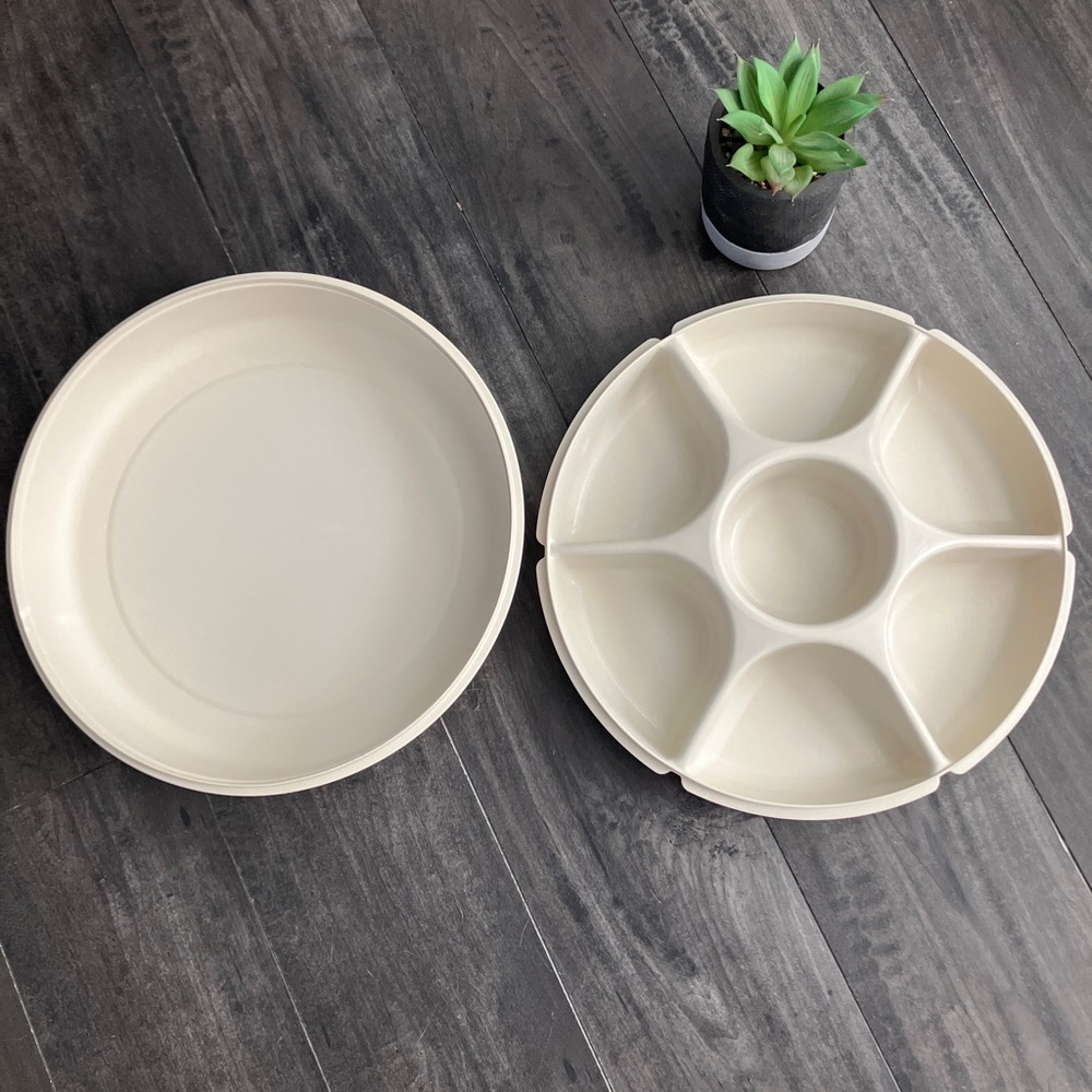 SHIPS FREE! Tupperware Divided Relish Tray - Picture 2 of 7
